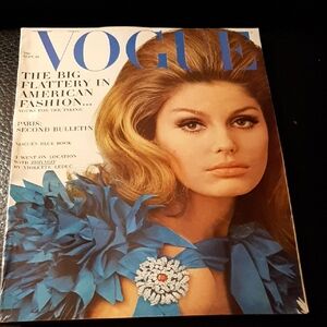 Vogue Magazine Sept 15 1965 Dr. ZHIVAGO AMERICAN FASHION Paris